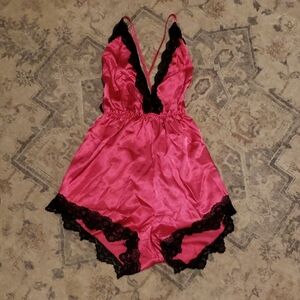 Elegant Pink Lace Trim Women's Romper